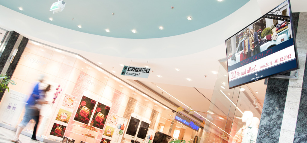 shopping mall with digital signage solution viewneo and samsung smart signage monitor